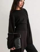 BECKSÖNDERGAARD - Musta - Nappa Stud Ginni Bag