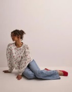 Pieces - Kukallinen - Pcminna Ls Back Button Top Pa