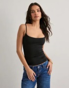 Nelly - Musta - Built In Bra Singlet