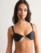 Nelly - Musta - Luxurious Curved Bikini Top