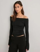 Nelly - Musta - Ultra Soft Off Shoulder Top