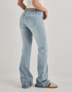 Nelly - Sininen - Super Low Heart Pocket Bootcut Jeans