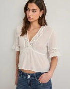 Nelly - Valkoinen - Sweet Detail Blouse