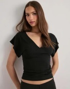 Nelly - Musta - Soft Plunge Top