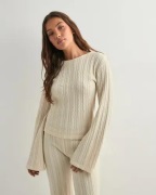 Nelly - Valkoinen - Cutest Chill Sweater